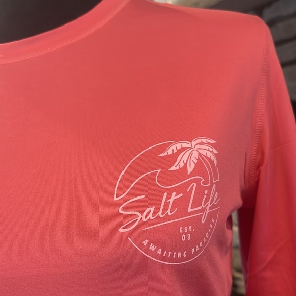 Salt Life UVAPOR performance Fabric UV 30 sun protect top,quick dry,soft,stretch - Picture 3 of 14